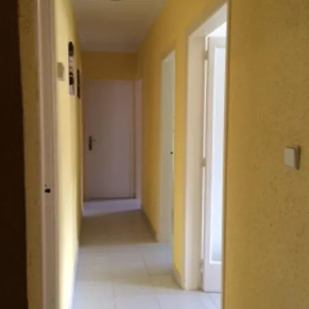 With 3 Bedrooms In Roses, With Wonderful Mountain View And T Apartment Roses