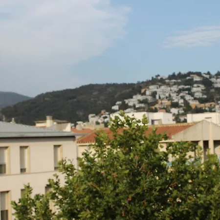 With 3 Bedrooms In Roses, With Wonderful Mountain View And T